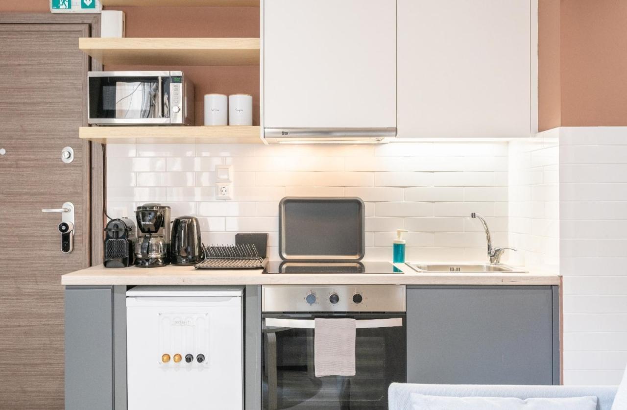 Athensis Apartments In Central Атина Екстериор снимка