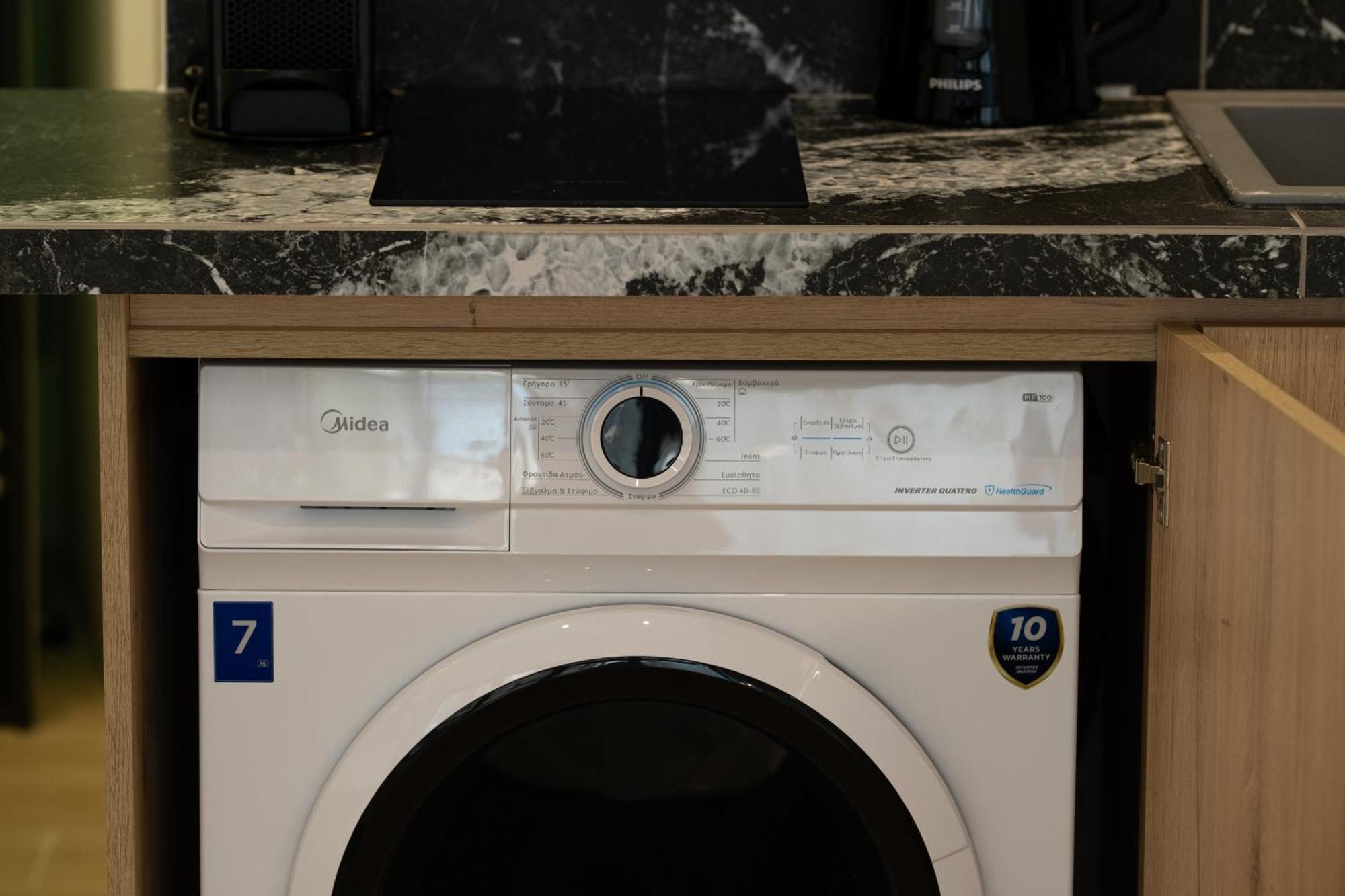 Athensis Apartments In Central Атина Екстериор снимка