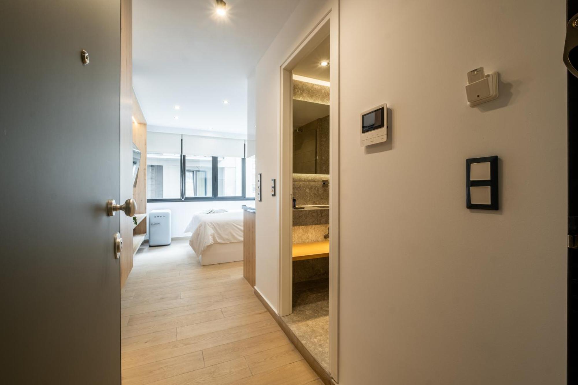 Athensis Apartments In Central Атина Екстериор снимка